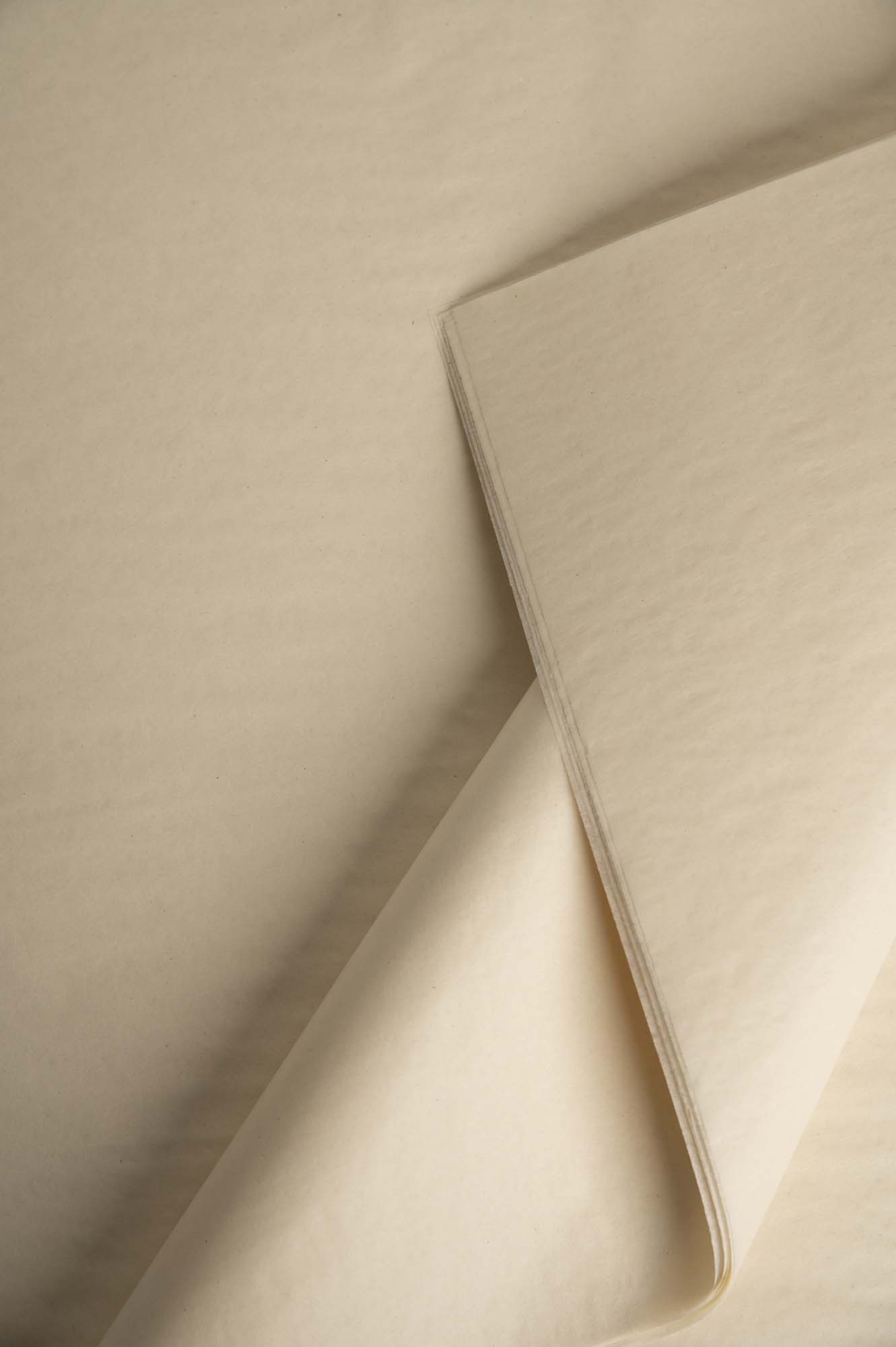 Papir za zamatanje boje vanilije / 75x50 cm / 18 g/m²