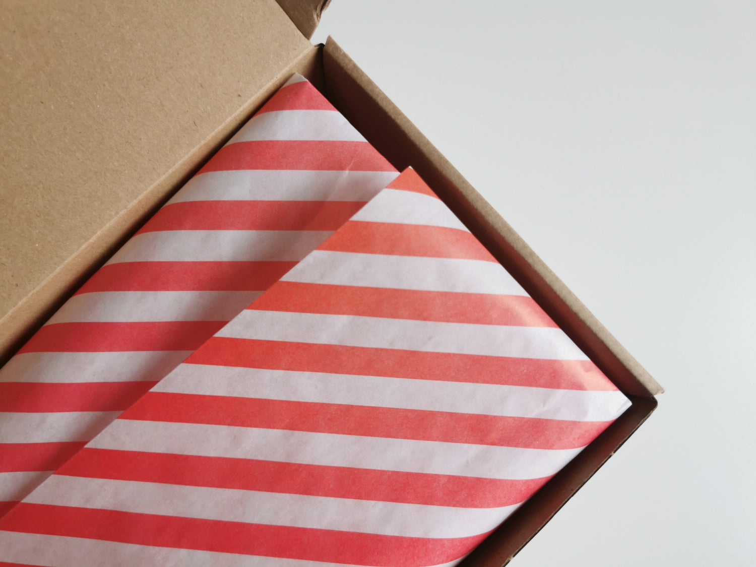 Papir za zamatanje / Candy Cane / 70x50 cm / 35 g/m²