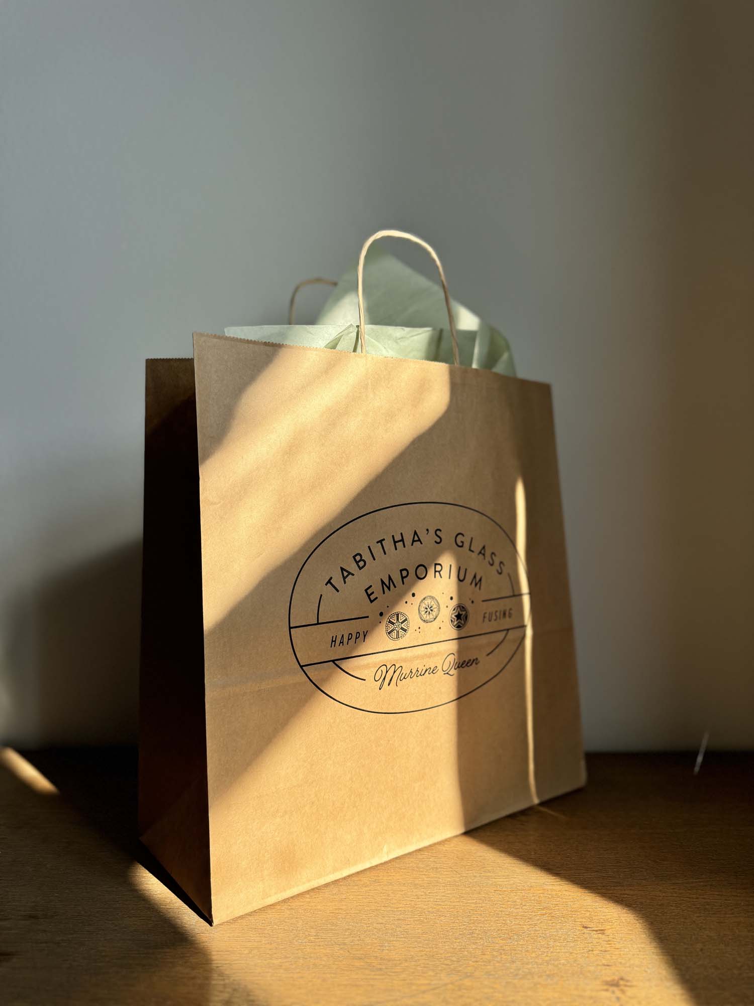 Smeđe papirnate vrećice s tiskom - vrećice s ručkom