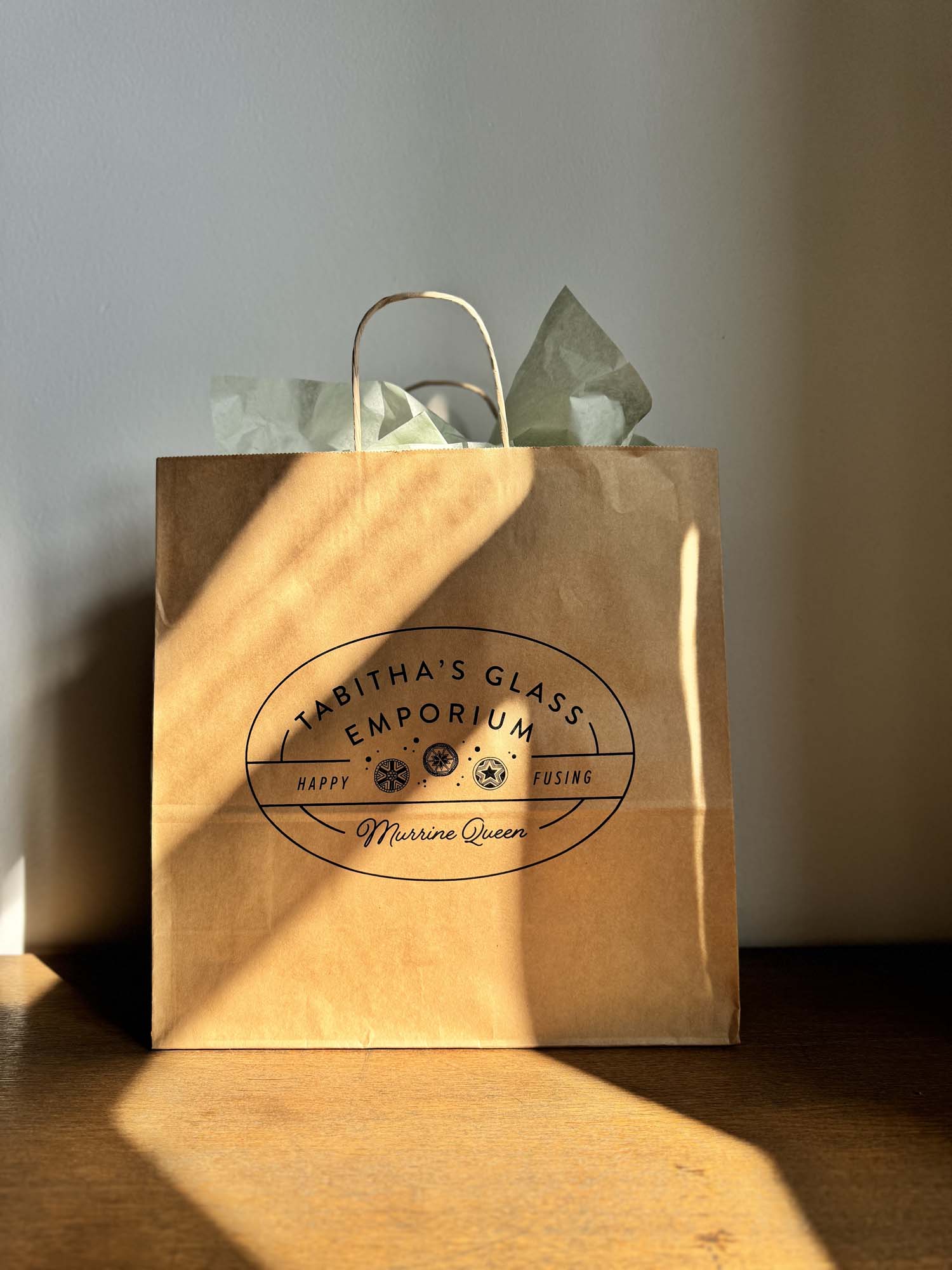 Smeđe papirnate vrećice s tiskom - vrećice s ručkom