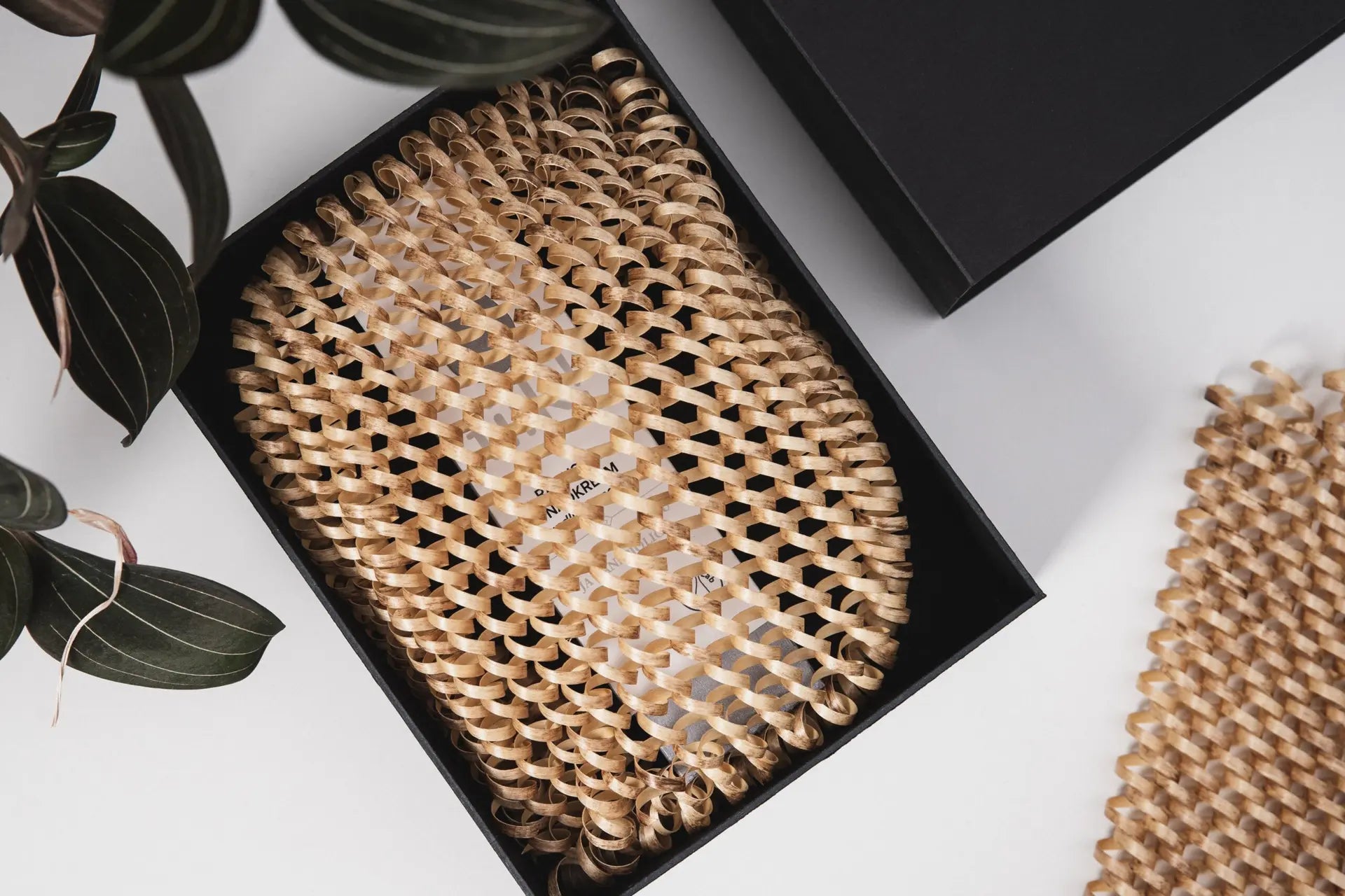 Drvena zaštita za pakiranje / u obliku mreže