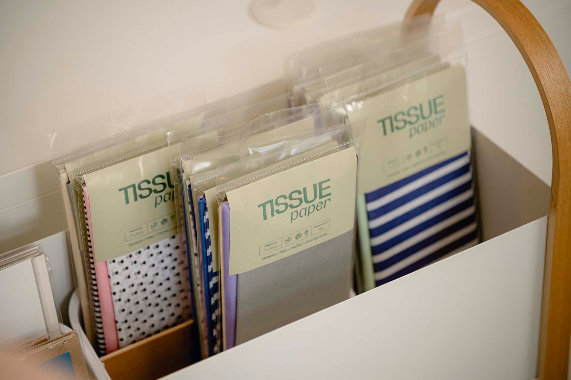 Tissue papir - ukrasni tanki papir za zamatanje - pakiranje 10 listova