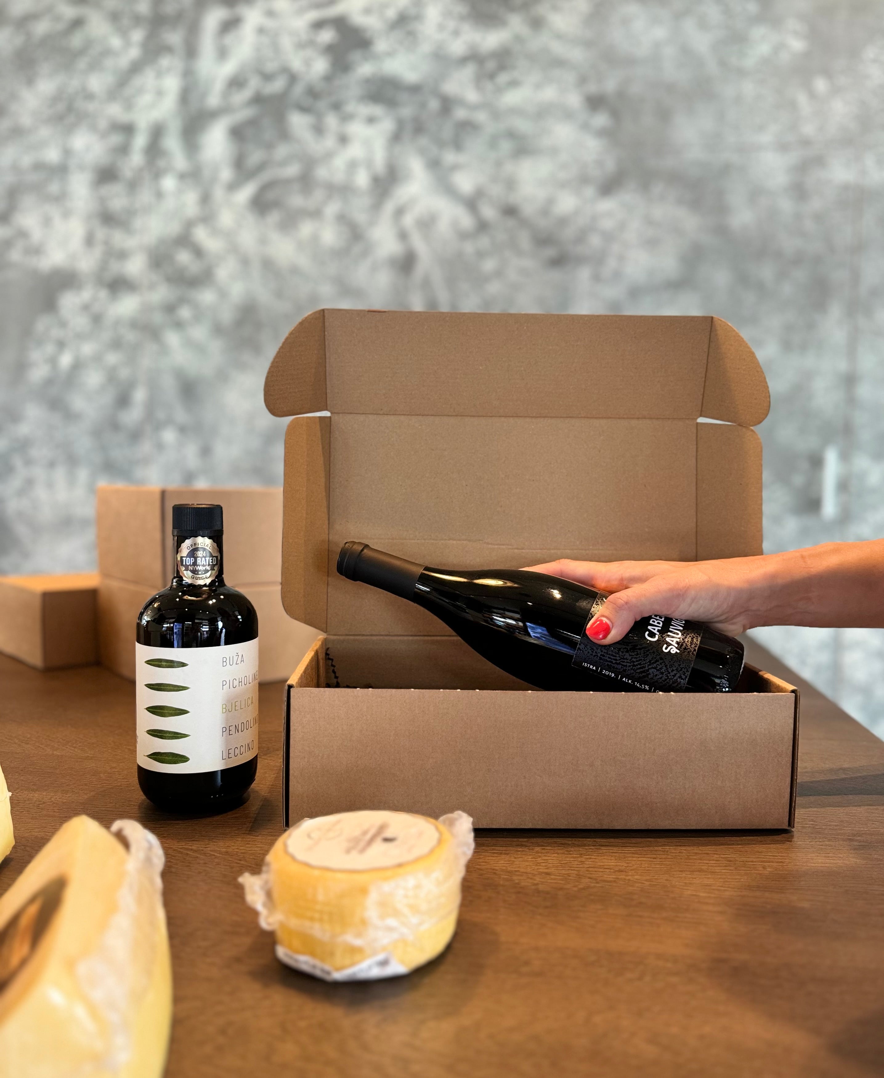 Premium kartonska škatla za dve steklenici / 20,5 cm x 9 cm x 39 cm