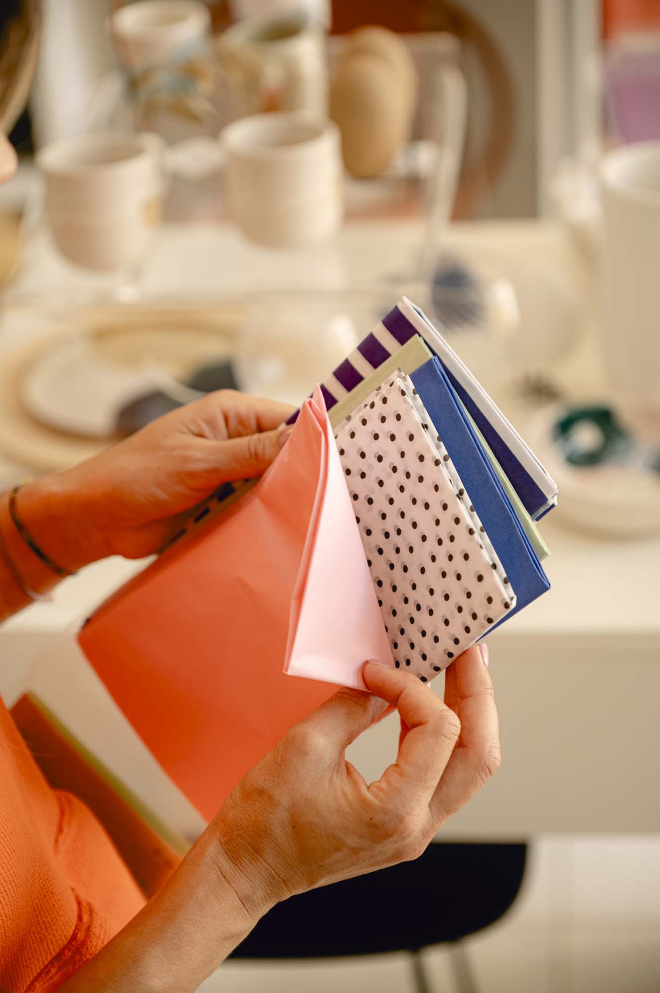 Tissue papir - ukrasni tanki papir za zamatanje - pakiranje 10 listova