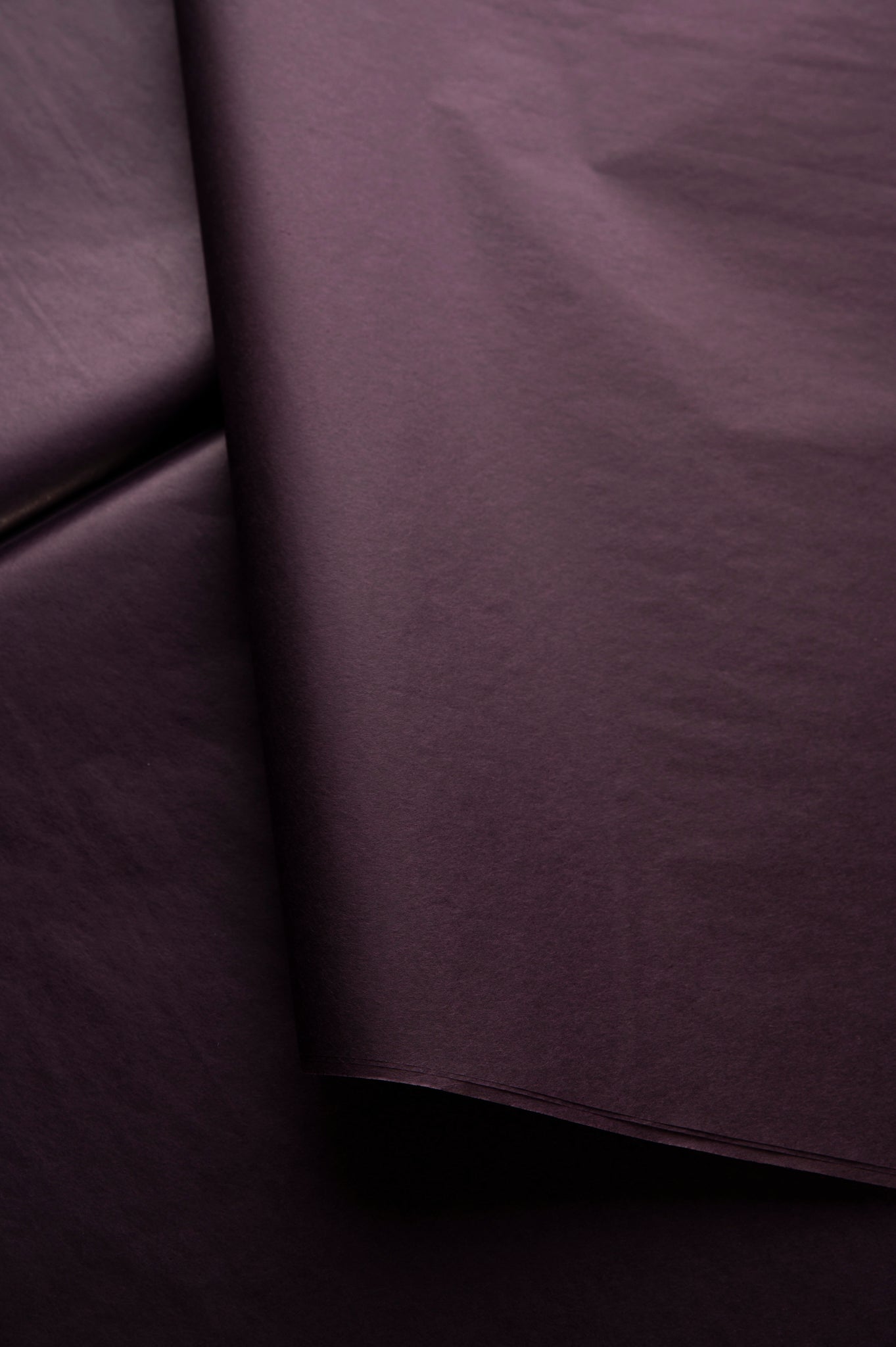 Papir za zamatanje boja patlidžana / 75x50 cm / 18 g/m²