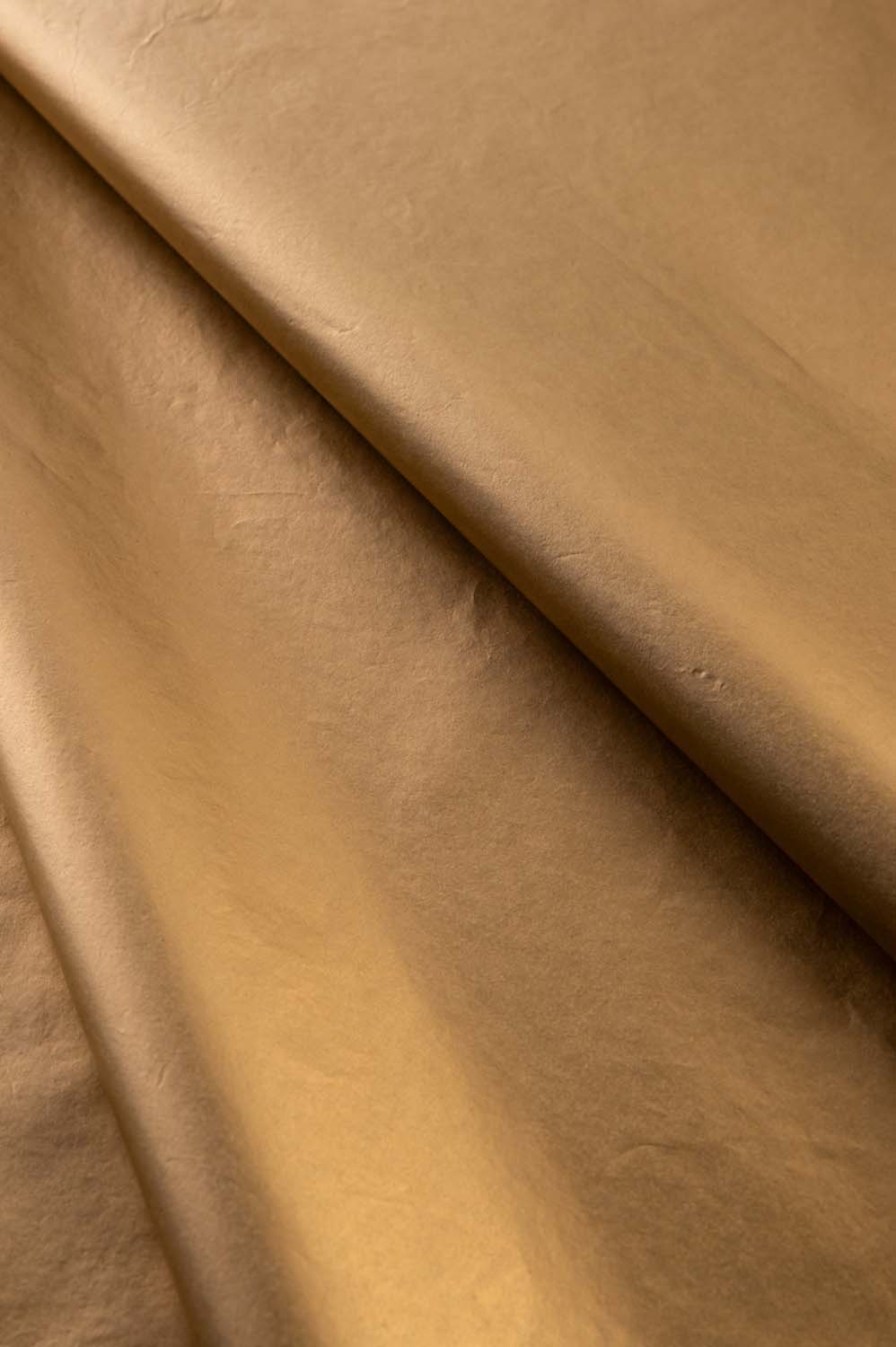 Zlatni papir za zamatanje - gold / 75x50 cm / 18 g/m²