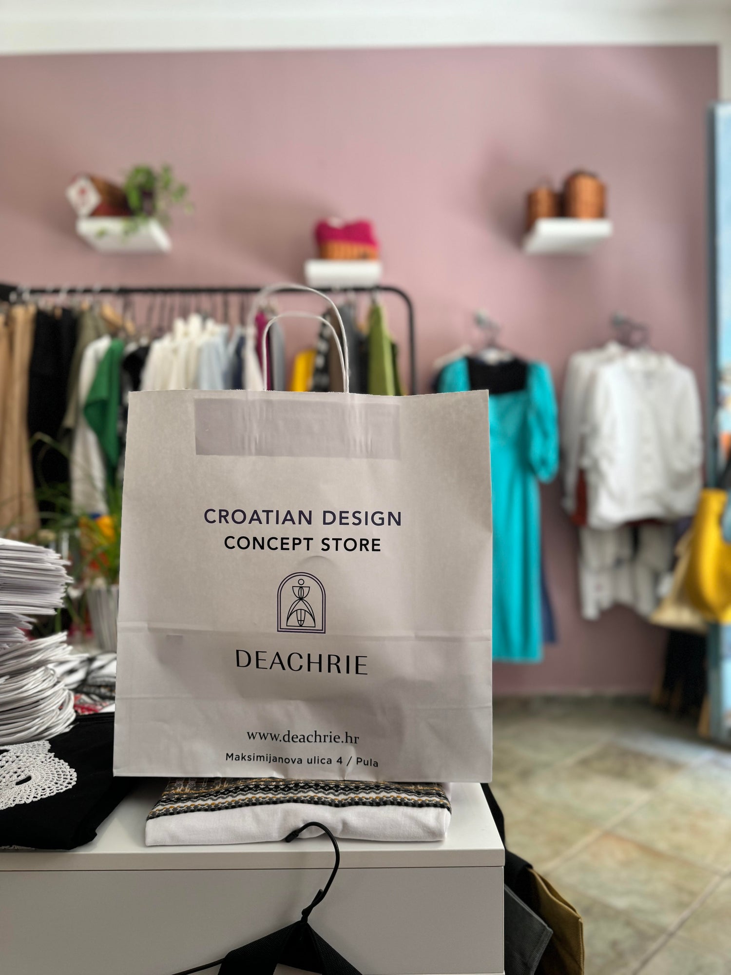 Bijele papirnate vrećice s tiskom - vrećice s ručkom