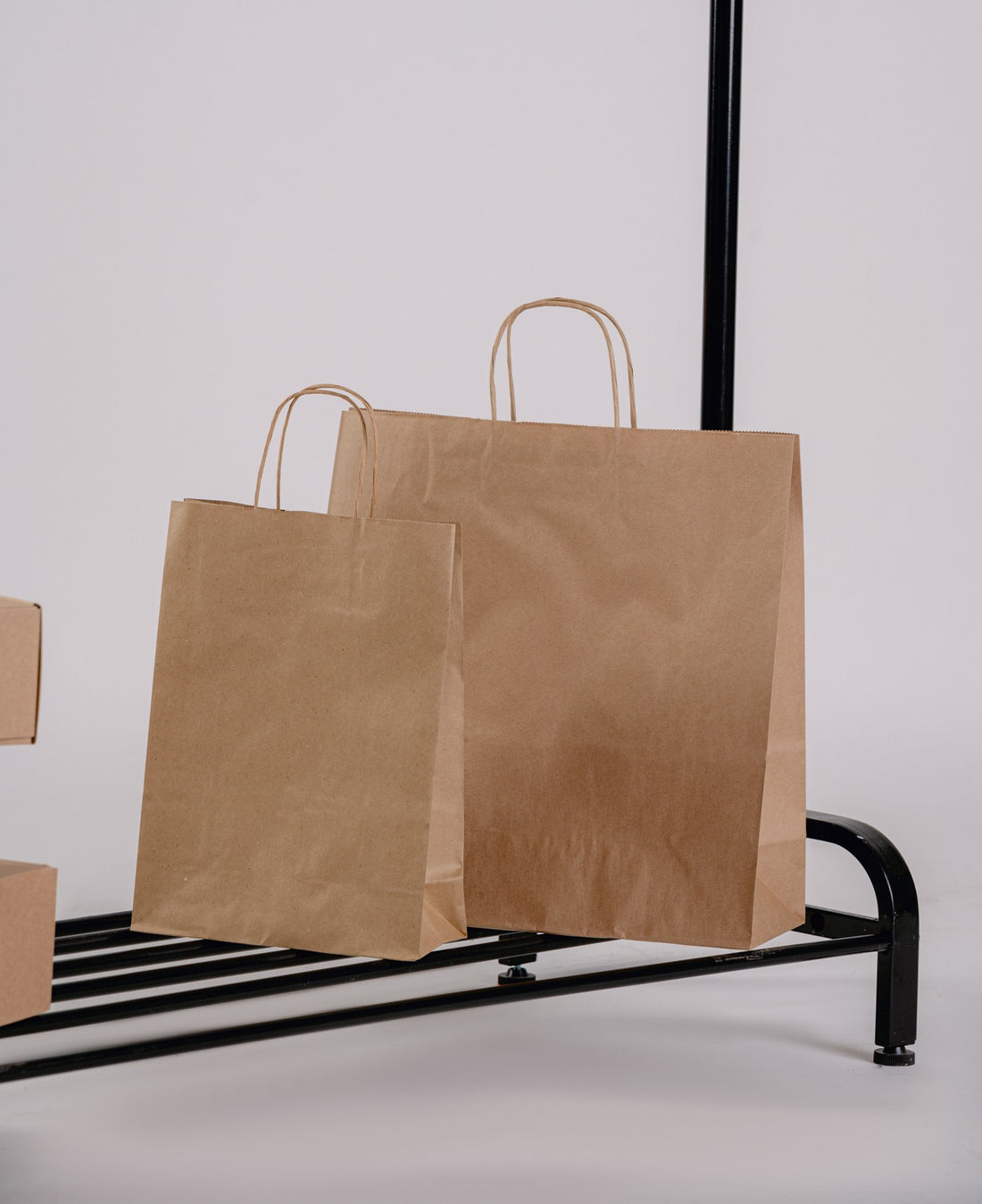 Smeđe papirnate vrećice s ručkom