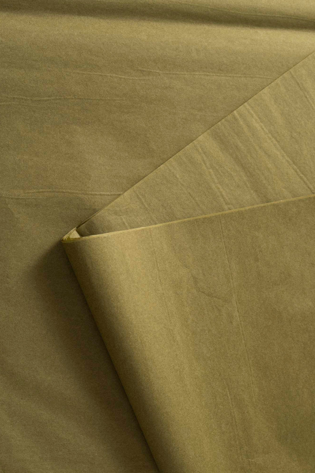 Papir za zamatanje - maslinaste boje / 75x50 cm / 18 g/m²